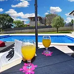 2105 * Divšići