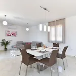 2105 * Divšići