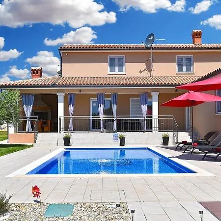Holiday home 2105 Divsici