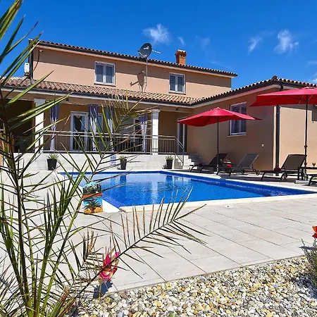 2105 Holiday home *