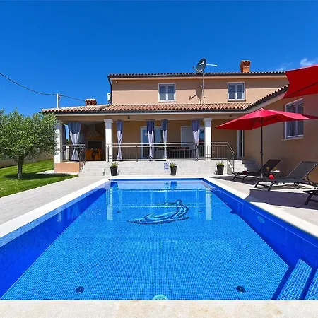 Holiday home 2105 Divsici