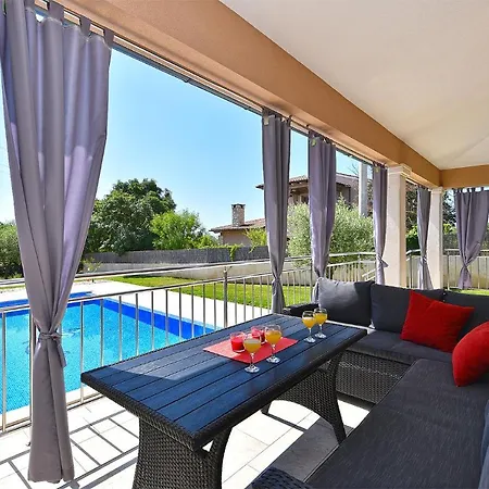 2105 Holiday home *