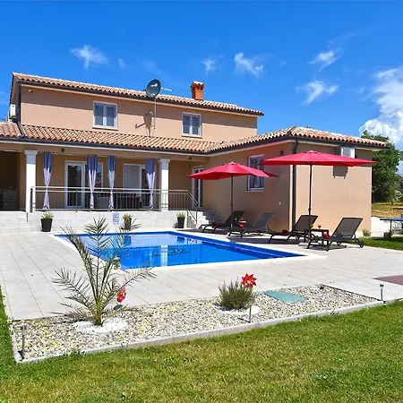 2105 Holiday home *