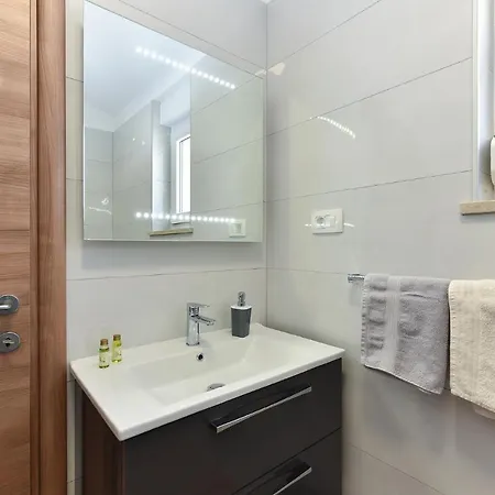 2105 Holiday home