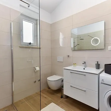 2105 Σπίτι διακοπών Divšići