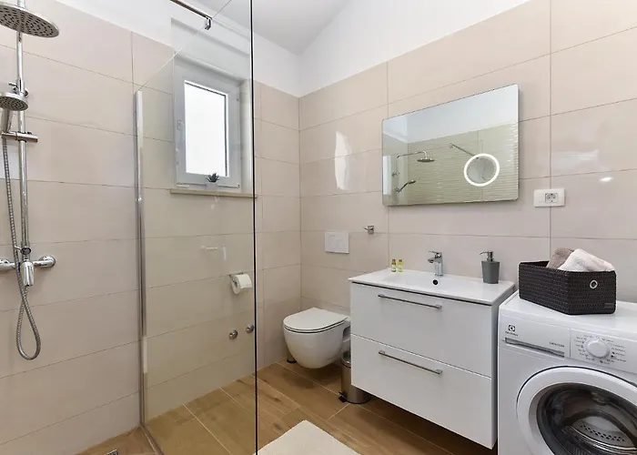 2105 Vikendica Divsici